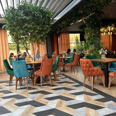 Отель Praya Boutique Слатина Экстерьер фото