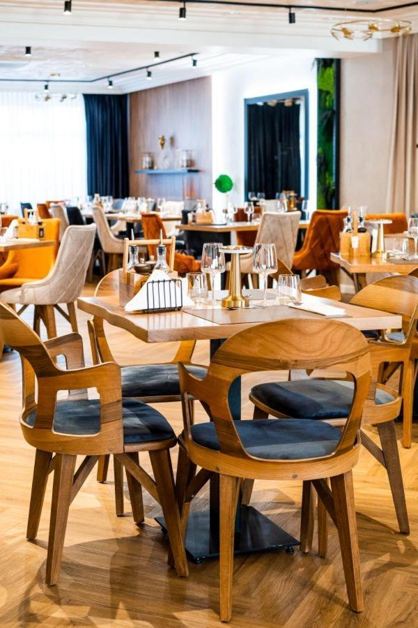Отель Praya Boutique Слатина Экстерьер фото